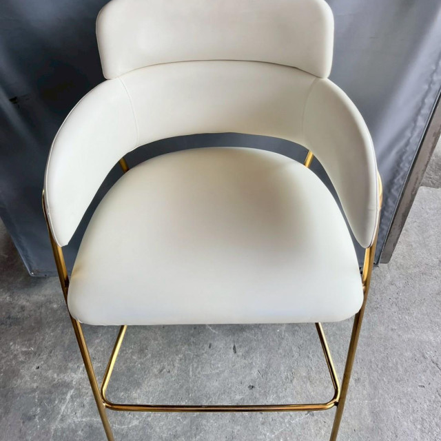 白色皮面鐵腳餐椅