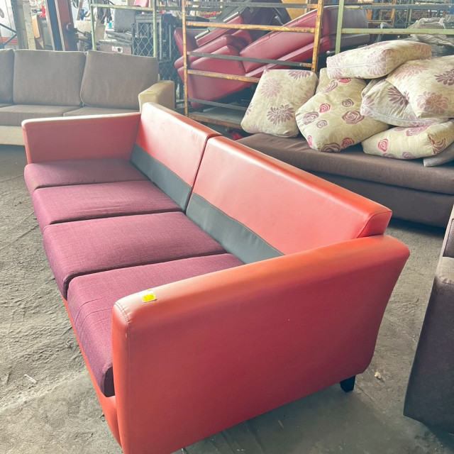 皮面木製沙發4人 四人實木皮沙發 辦公沙發 大型皮沙發