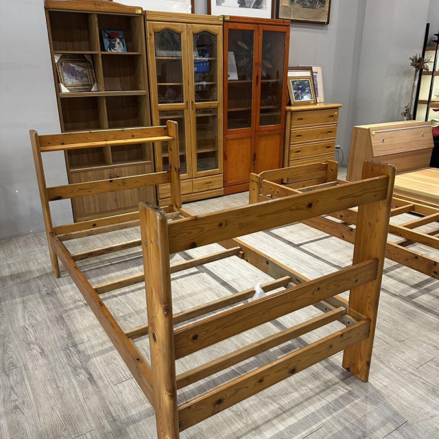 標準單人實木床架  合購可組上下舖 也可拆成單張床使用 兒童床